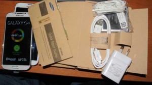 Samsung Galaxy S4: box contents Samsung Galaxy S4: box contents