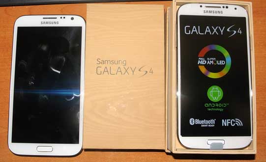 Samsung Galaxy S4 with Samsung Galaxy Note 2